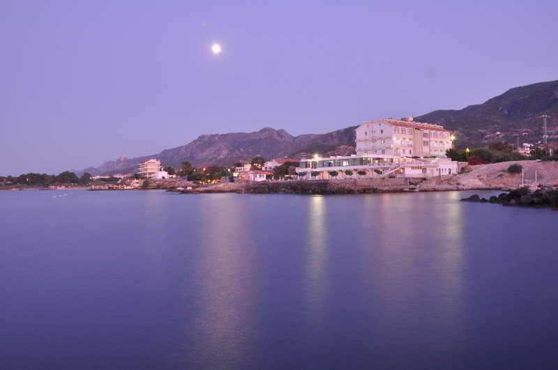 Manolya Hotel Kyrenia  Exterior photo
